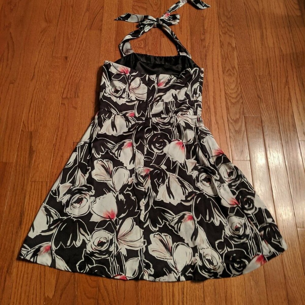 White House Black Market Size 6 Womens Silk